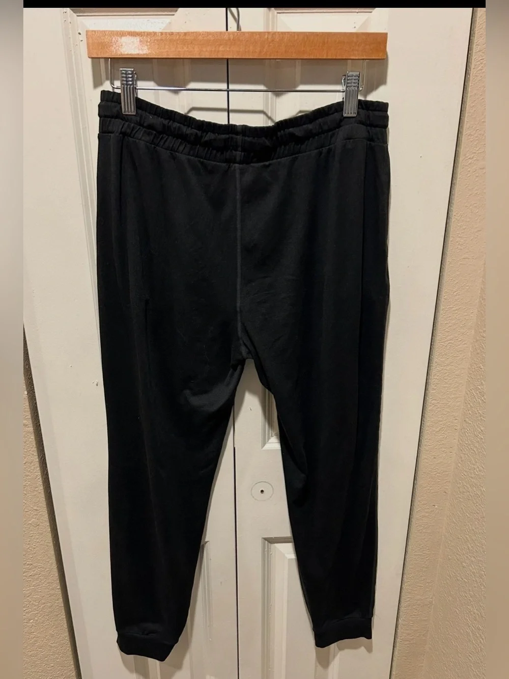 Vuori Performance Jogger in Black Heather DreamKnit , size M - Picture 11 of 13